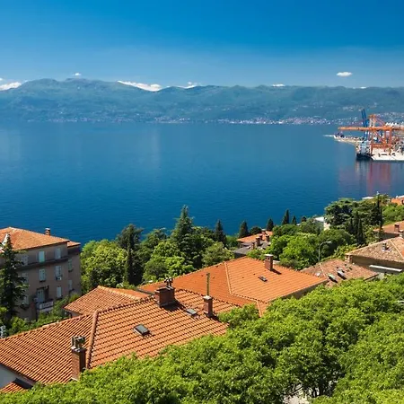 Maya With Stunning View Apartment