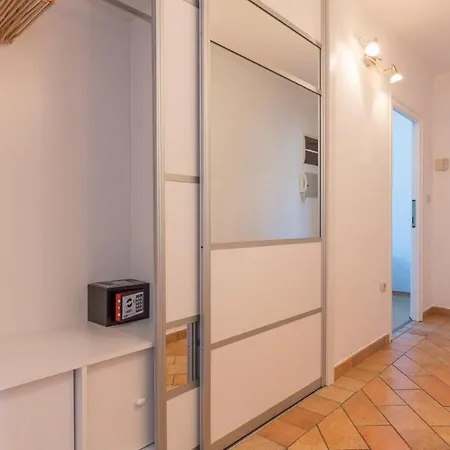 Maya With Stunning View Apartment